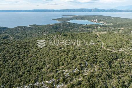 Pelješac, Nakovanj, poljoprivredno zemljište površine 17 000 m²