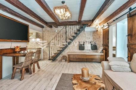 Karlovac, Zadobarje, kuća 100 m² s bazenom i jacuzzijem, 30 m do rijeke Dobre