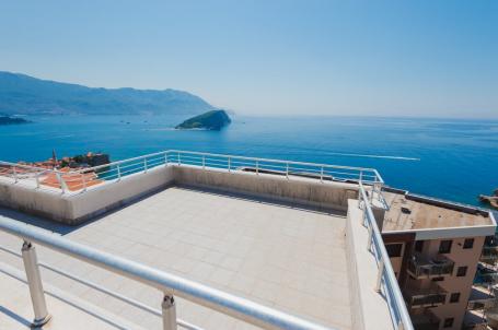 Ekskluzivna rooftop terasa 190 m² sa panoramskim pogledom i mogućnošću ugostiteljskog poslovanja – V