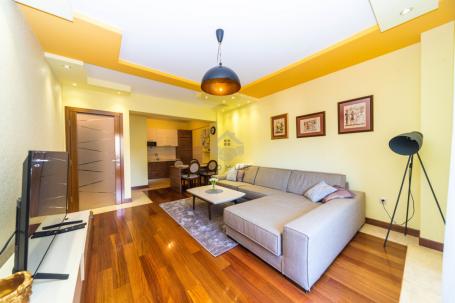 Dvosoban stan 75m2 + garaža, Centar - Podgorica