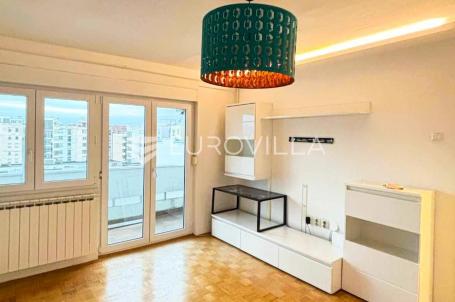 Osijek, Centar, jednosoban stan u centru grada za prodaju, površine 34,46 m², s loggiom