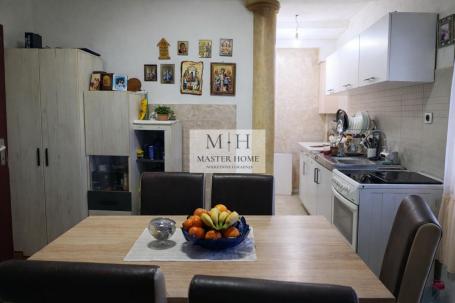 IDEALAN PORODIČNI STAN 55M² NA PRVOM SPRATU – TERASA, PODRUM, ODLIČNA LOKACIJA!