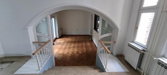 Neimar, prizemlje kuće sa baštom, prazno ili namešteno, po želji .. 