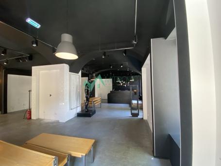 Izdavanje, Poslovni prostor, 255m2 , Centar