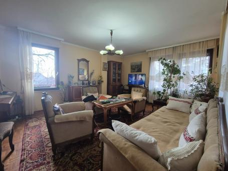 Komforan četvoroiposoban stan na Ceraku, 98m2