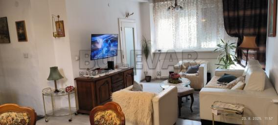Odličan lokal, sa izdvojenim stambenim delom kod Dušanovog Bazara, 171m2, prizemlje