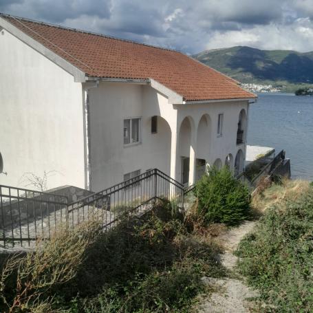 Tivat, Obala Djurasevica, Vila