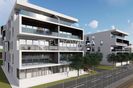Pula, Veli Vrh, moderni trosobni stan u novogradnji s liftom, prizemlje, 103.30 m²