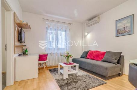 Istra, Pula, moderan jednosoban stan s garažom u centru grada
