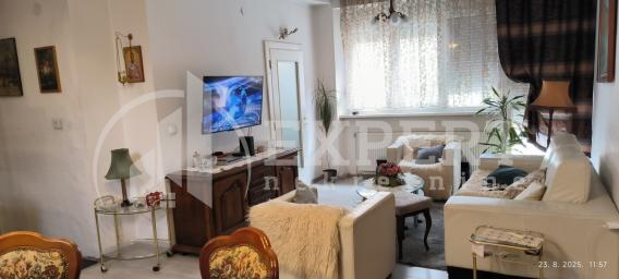 Odličan lokal, sa izdvojenim stambenim delom kod Dušanovog Bazara, 171m2, prizemlje