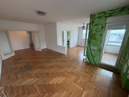 Novi Sad, Bulevar Evrope - Romanijska. IZDAJE SE ČETVOROSOBAN STAN (za život ili kao poslovni prosto