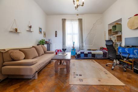 Prodaja, Zagreb, Šalata,4soban stan 149,48m2 na 3 katu zgrade, sa liftom