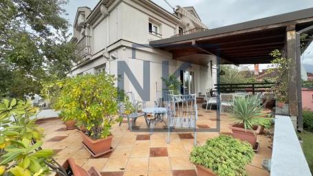 Najam/Izdavanje | Kuća | 300m2 | Podgorica, Ibričevina