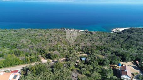 Građevinsko zemljište 200 m od plaže, Rabac, okolica