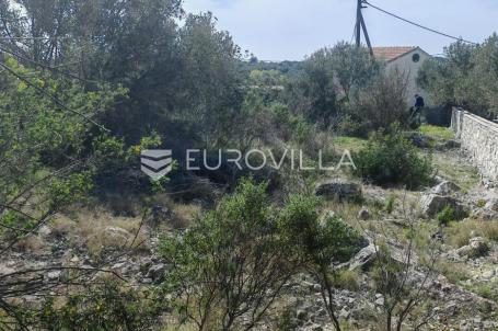Drvenik Mali, građevinsko zemljište površine 1346 m²