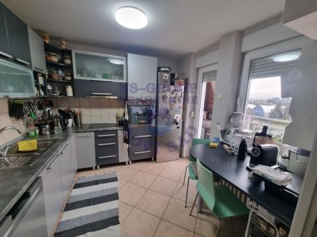 Cetvorosoban stan na Sajmu, 116m2