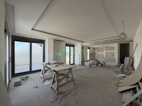Penthouse, 144m2 + 110m2 terase, 3 parkinga u ceni! 