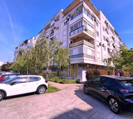 Poslovni prostor, 101m2, Blok 9, Podgorica