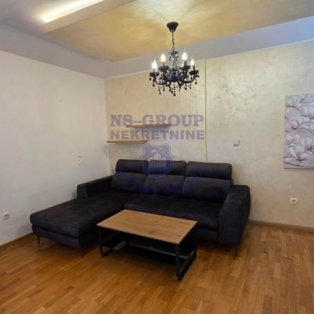 Cetvorosoban stan na Bulevaru Evrope, 81m2
