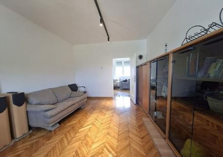 Odličan 3. 0 stan sa dvorištem, 61m2, Pašino brdo