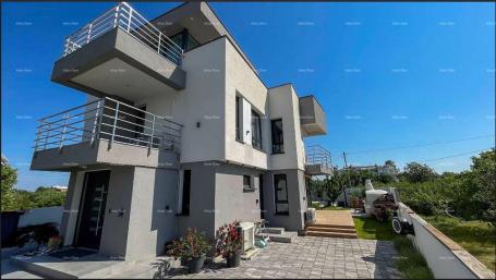 Haus Moderne Villa in Istrien mit Meerblick, Dachterrasse und gepflegtem Garten – 800 m vom Strand e