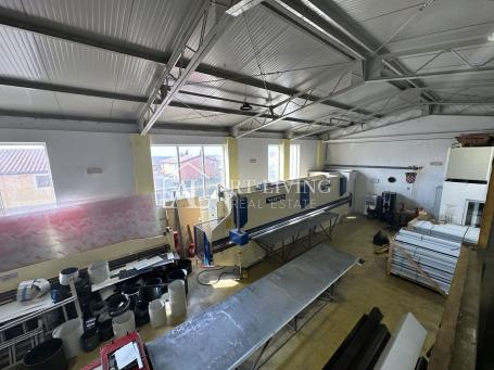 Umag, okolica - Poslovna hala 280 m², prodaja ili dugoročni najam