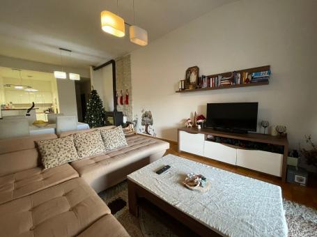 Prodaja prostranog dvosobnog stana 96 m² – Centar Budve, Bulevar | 200 m od mora | Mogućnost pregrad