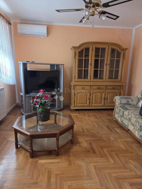 Kuća Vukovar, Mitnica – dvije stambene jedinice