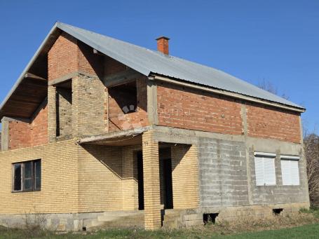 Kuća u izgradnji Erdut – tri etaže, 330 m²