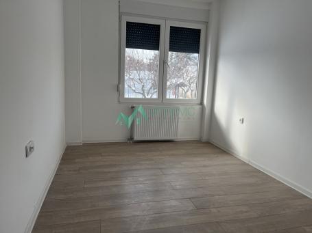 Dvosoban stan u urbanoj vili u Petrovaradinu