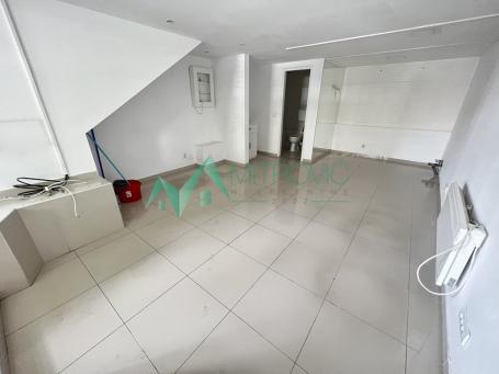  Novi Sad, Grbavica - Ulični lokal - realna površina 59 m2 = 1.430 eur/ m2 ! 