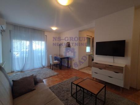 Prodaje se odličan jednosoban, kompletno namešten stan!