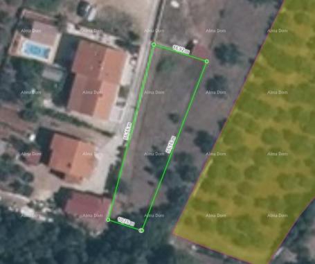 Building land Building land 750m2 in Galižana.