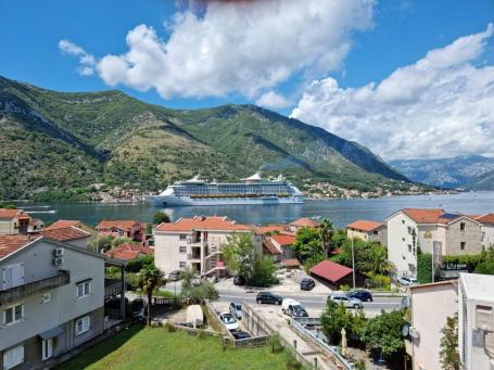 Dvosoban stan sa pogledom na more u Kotoru, Dobrota