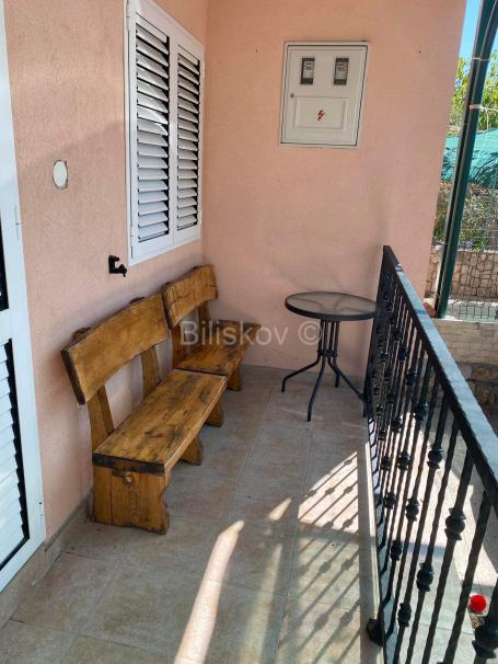 Prodaja, kuća u blizini plaže s bazenom, Pirovac