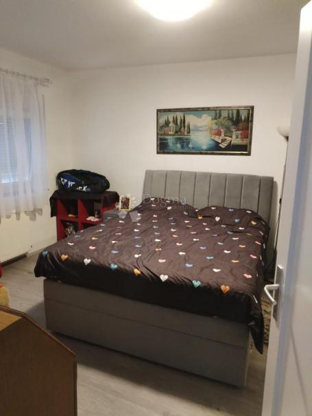 TOP PRILIKA! Sjajan stan u centru Đurđenovca!