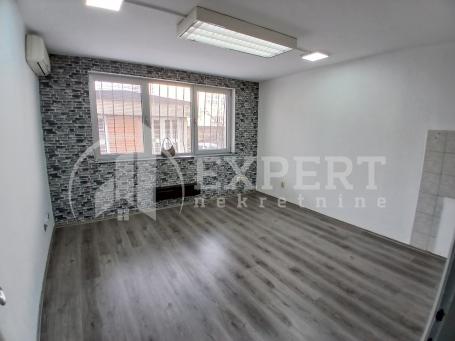Izdaje se stan kao poslovni prostor, VR PR, 7. juli, centar, 32m2, grejanje na struju