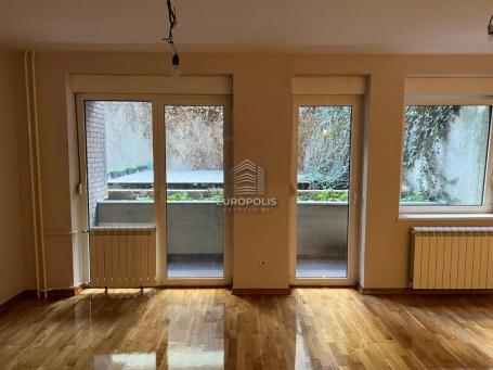 Vračar - Dubljanska, 2.5 sa dve terase, 223000 ID#9167