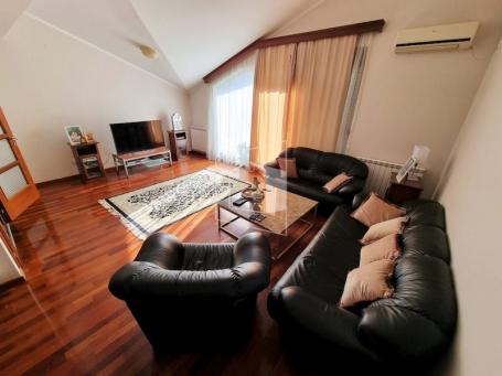 Dvosoban namješten stan, 90m2, Gorica C, Podgorica