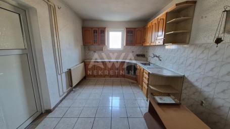 Kuća na prodaju u Lugovu kod Sombora – 234m² na placu 1204m²