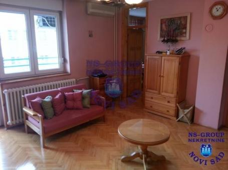 95m2 Cetvorosoban stan na Podbari