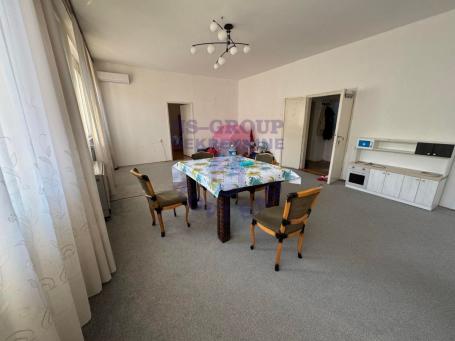 Četvorosoban stan na Keju 152m2