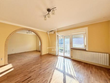 Karaburma, kvalitetna, porodična kuća na tri nivoa, 340m2 ID#14377