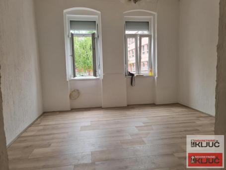 PODBARA, 28m2+9m2, Dvosoban, Prizemlje