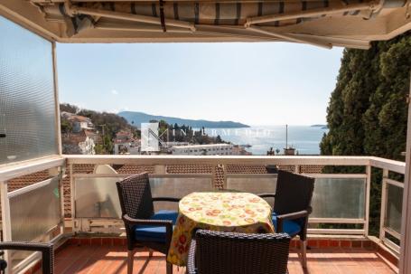 One-bedroom apartment with sea view in the center of Herceg Novi – great investm