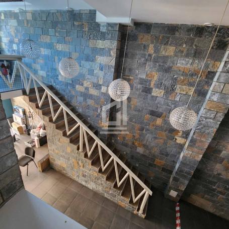 Poslovni prostor 180 m² na Prodaju – Krivi Most, Podgorica