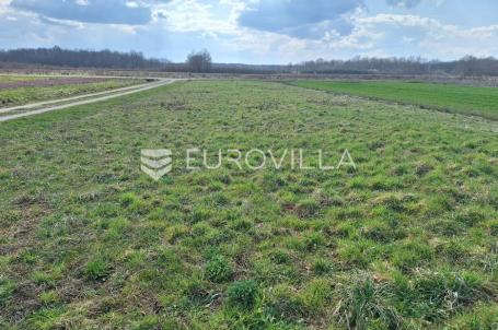 Karlovac, Brođani, građevinsko zemljište, 1433 m², 150 m od rijeke Kupe