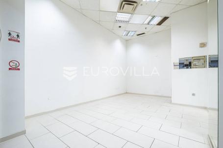 Zagreb, Donji grad, Importane centar, poslovni prostor 18,50 m²