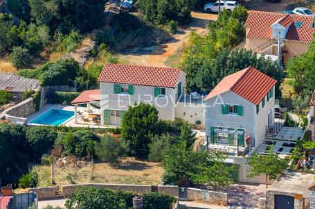 Hvar, Vrboska, predivna kamena vila u blizini mora
