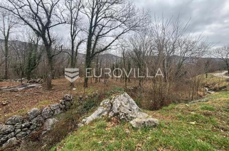 N. Vinodolski, Tribalj, zemljište uz potok,1066 m² savršeno ravnog terena